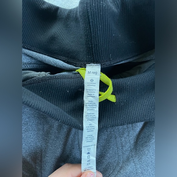 Old School lululemon gray wide leg pants, size medium - Picture 4 of 4